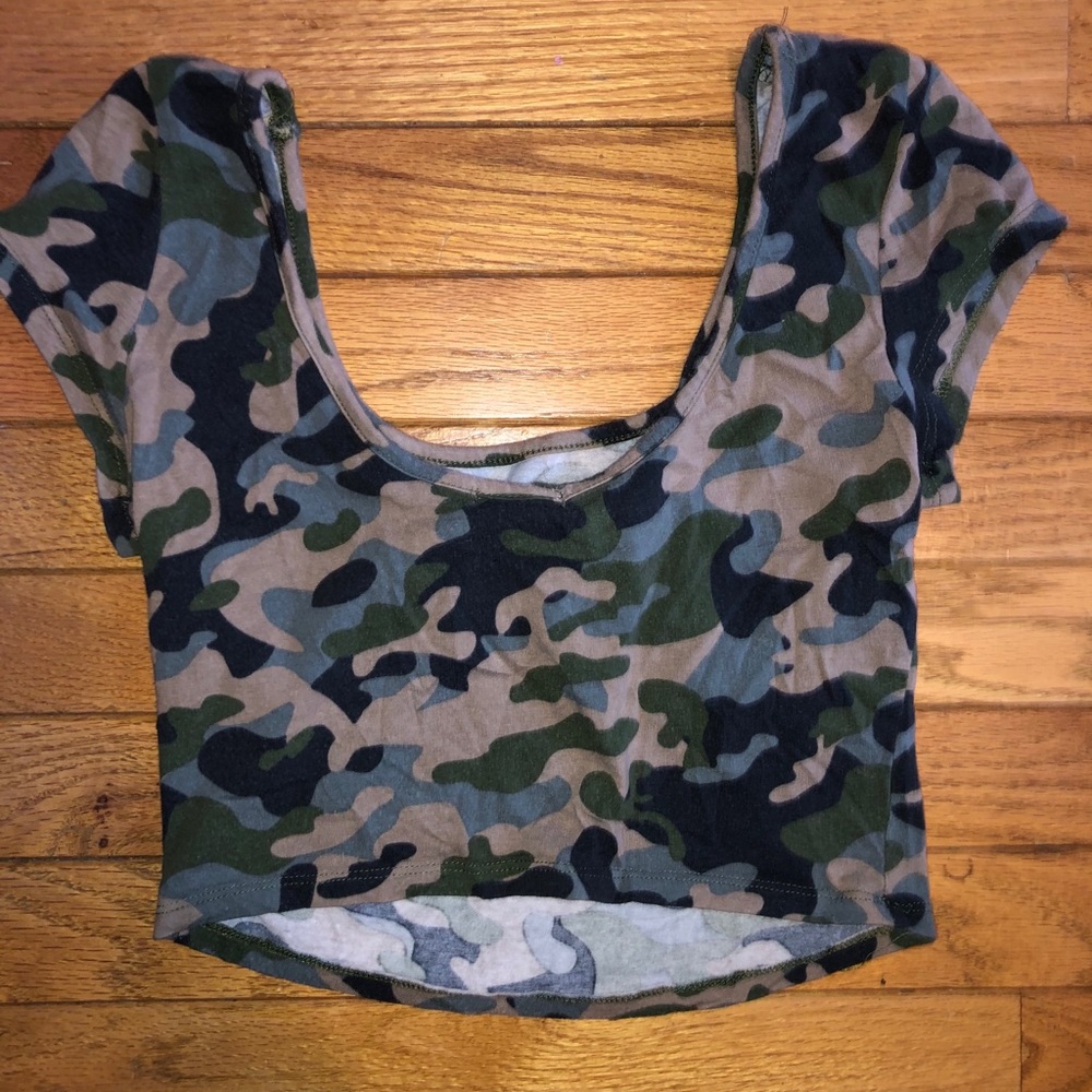 bozzolo camo crop top